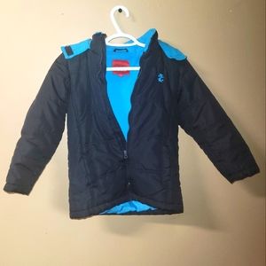 IZOD Boys Winter Coat with hood. Black and Blue - Size 7